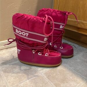“moon”😉snow boots
Comfy and in great condition 
Size 35-37 European size